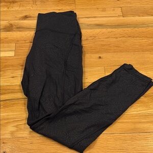 Lululemon Athletica Women’s Black Patterned Leggings Size 6